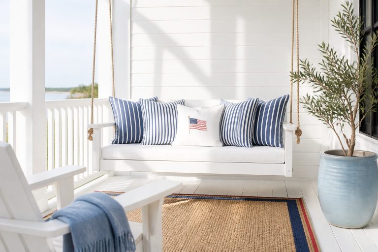 9 Minimalist 4th of July Porch Decor Ideas for People Who Hate Clutter