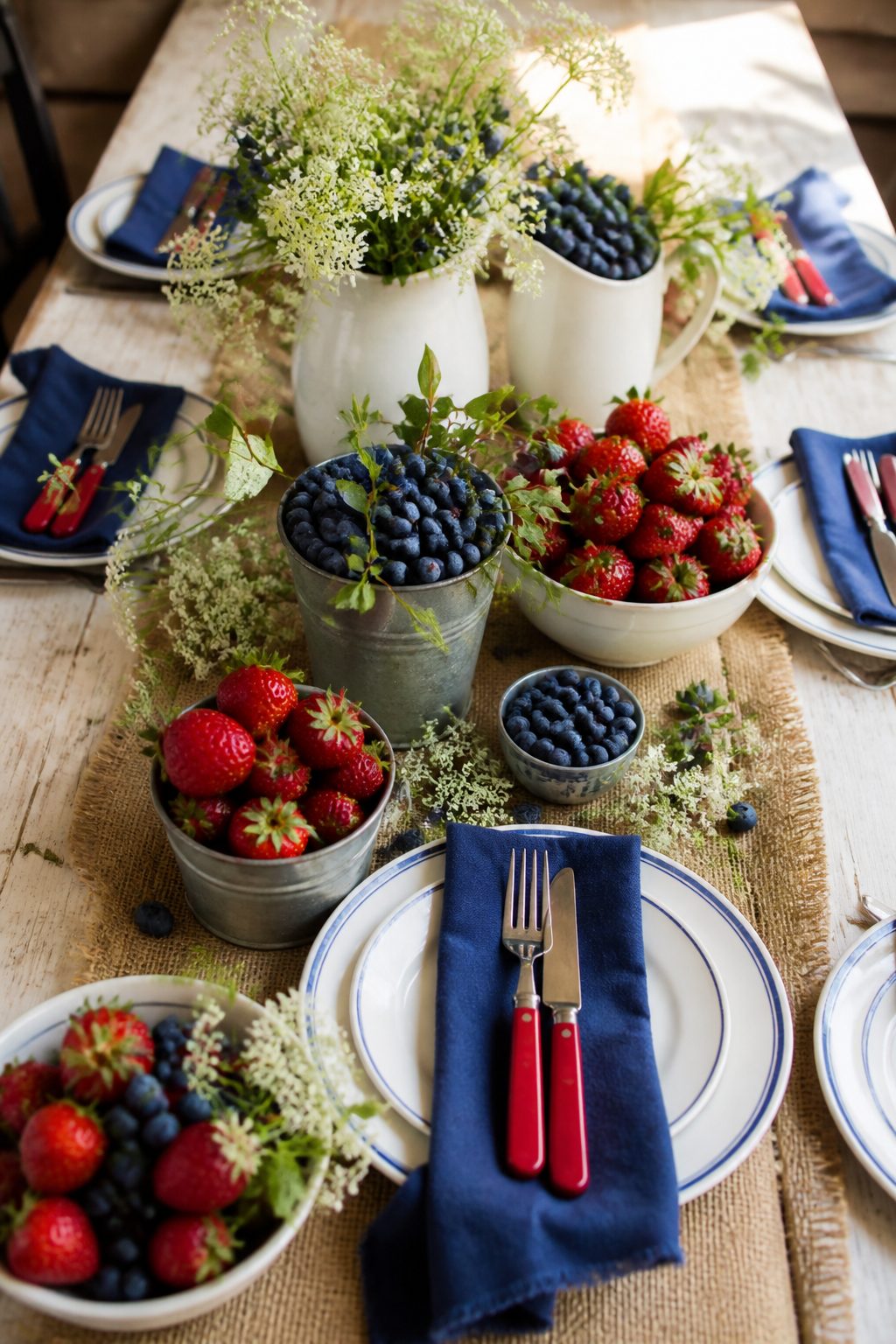10 Fresh 4th of July Tablescape Ideas for Summer Brunch 5 Item 5