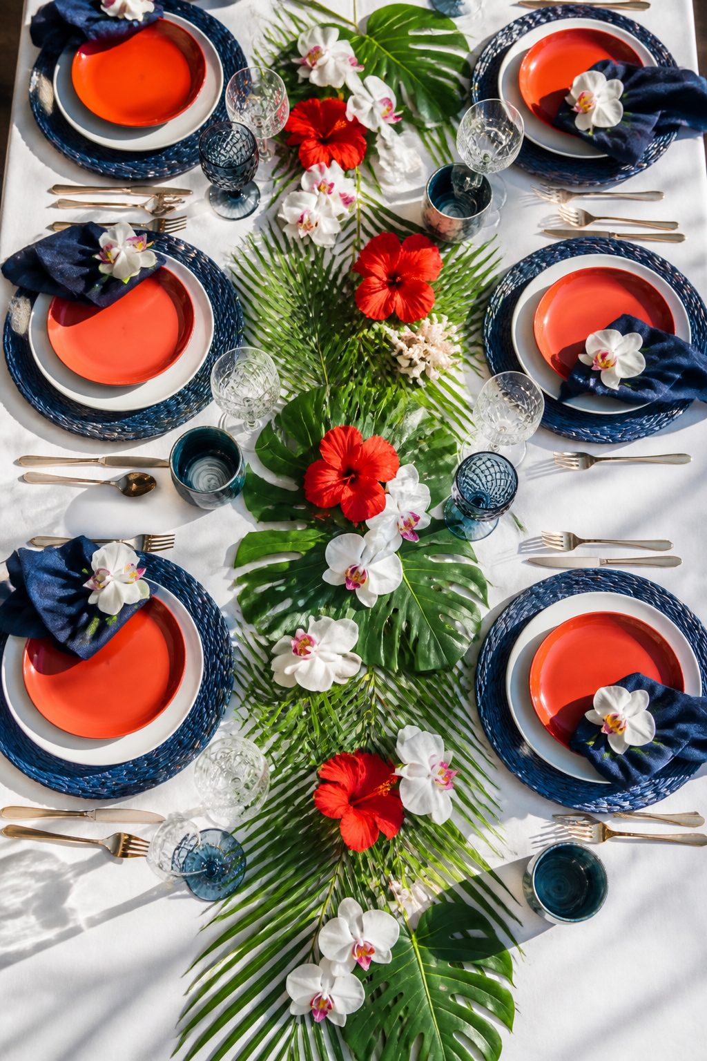 10 Fresh 4th of July Tablescape Ideas for Summer Brunch 6 Item 6