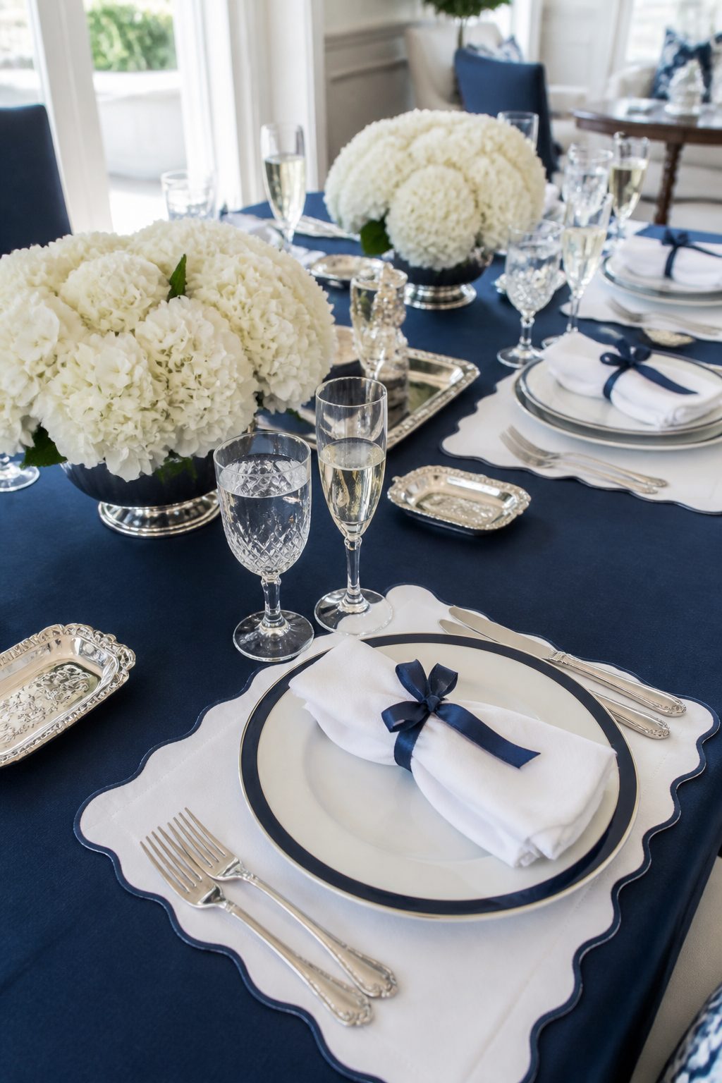 10 Fresh 4th of July Tablescape Ideas for Summer Brunch 7 Item 7