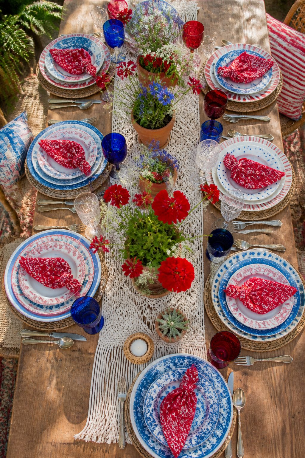 10 Fresh 4th of July Tablescape Ideas for Summer Brunch 8 Item 8