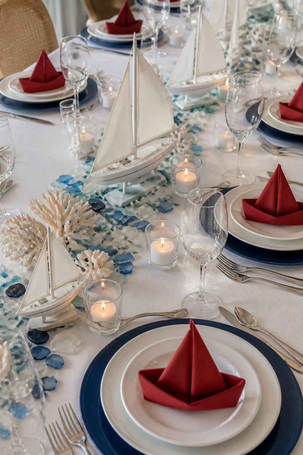 4th of July Tablescapes Nautical Theme Ideas: 13 Coastal Looks 4 Item 4