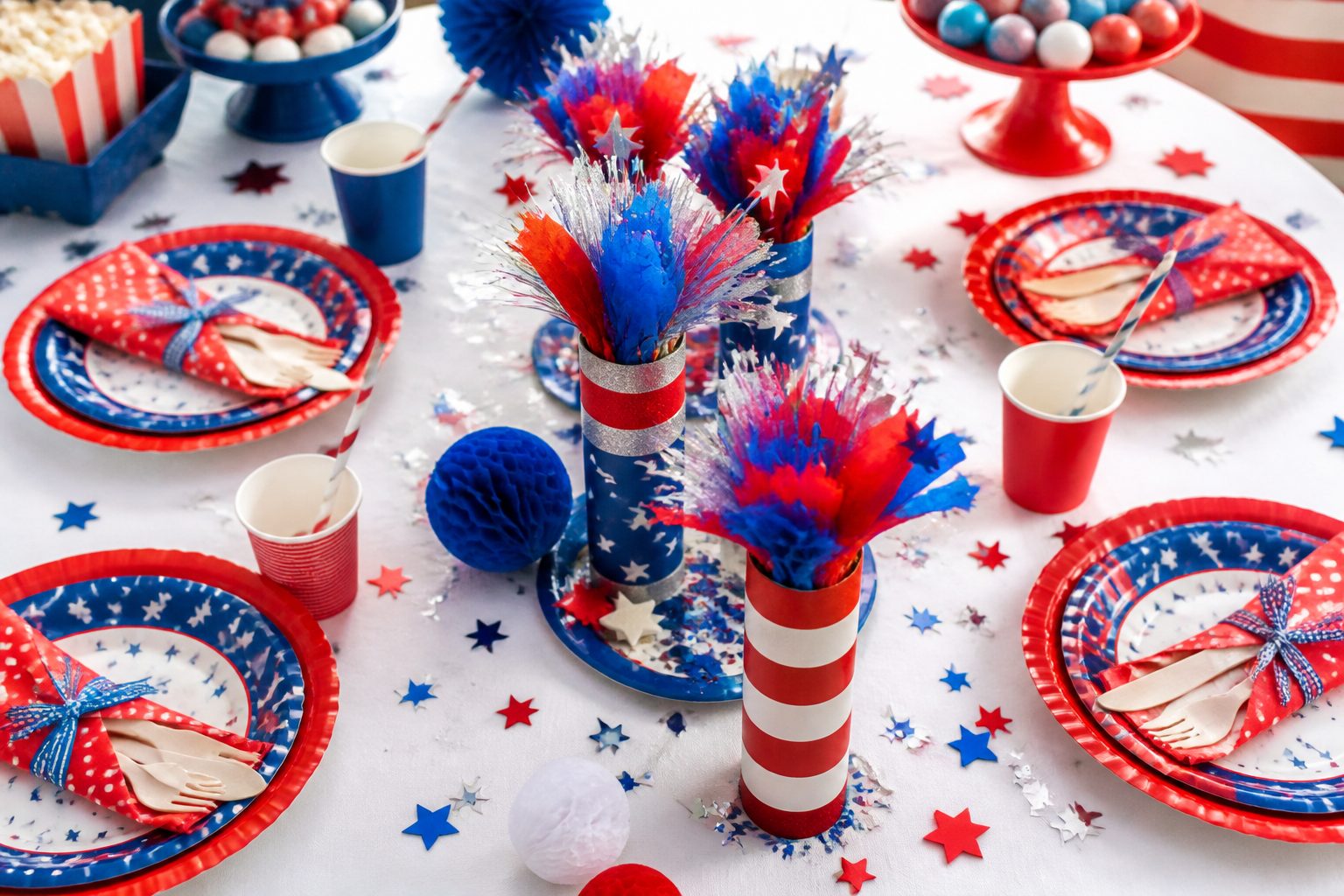 9 4th of July Tablescapes for Kids Party That Make the Whole Table Pop