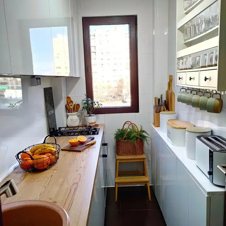 15 Tiny House Kitchen Ideas With Full-Size Function 16 Narrow Galley With Handleless Gloss Uppers
