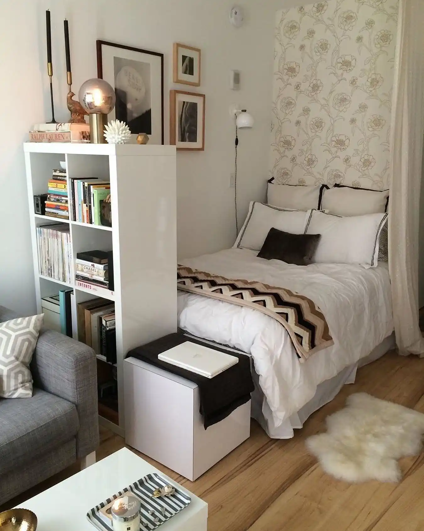 Bookcase Divider for a Ground Floor Bed Nook
