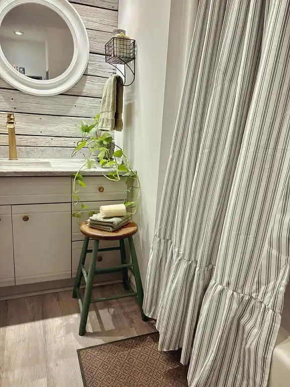One Deep Ruffle at the Hem for Quiet Farmhouse Shape